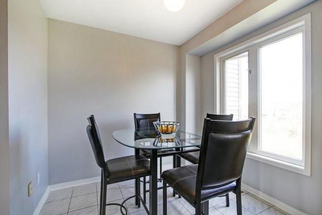 25 Pennefather Lane, Townhouse with 3 bedrooms, 2 bathrooms and 1 parking in Ajax ON | Image 9