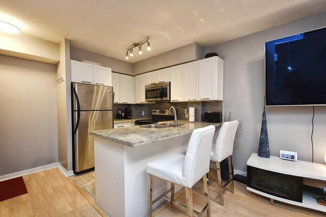 507 - 5 Sudbury St, Townhouse with 2 bedrooms, 1 bathrooms and 1 parking in Toronto ON | Image 2