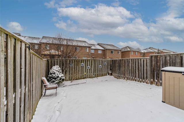 6 Ingold Lane, Townhouse with 3 bedrooms, 3 bathrooms and 2 parking in Ajax ON | Image 10