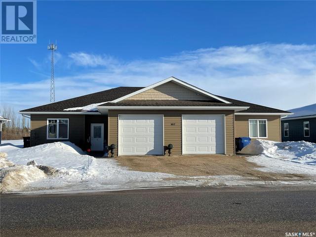 102 Carlyle Avenue, House detached with 2 bedrooms, 2 bathrooms and null parking in Carlyle SK | Image 1