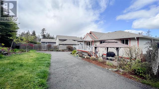 6231 Selkirk Terr, House detached with 5 bedrooms, 3 bathrooms and 4 parking in North Cowichan BC | Image 39