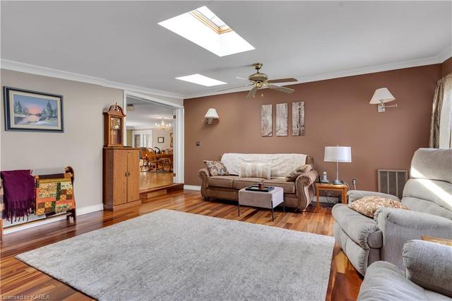 922 Pembridge Crescent, House detached with 3 bedrooms, 2 bathrooms and 5 parking in Kingston ON | Image 14
