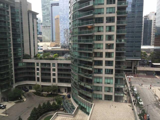 1106 - 19 Grand Trunk Cres, Condo with 2 bedrooms, 2 bathrooms and null parking in Toronto ON | Image 3