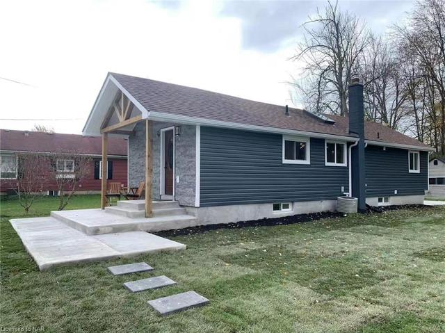 79 Joseph Street, House detached with 2 bedrooms, 2 bathrooms and 4 parking in Fort Erie ON | Image 4