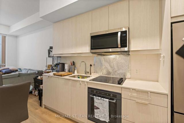 324 - 36 Forest Manor Rd, Condo with 1 bedrooms, 1 bathrooms and 1 parking in Toronto ON | Image 2