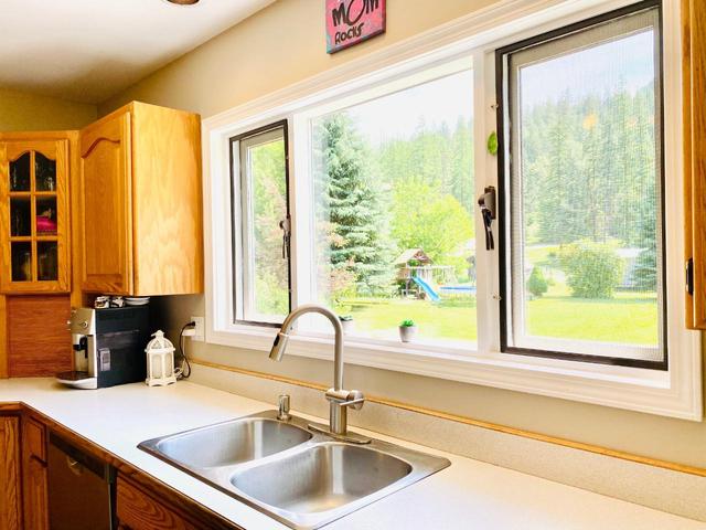 11325 Granby Road, House detached with 4 bedrooms, 3 bathrooms and null parking in Kootenay Boundary D BC | Image 18