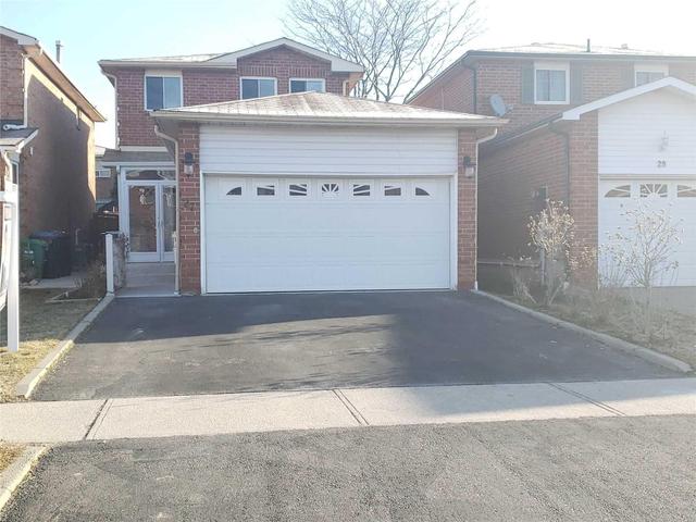 27 Adam St, House detached with 3 bedrooms, 3 bathrooms and 4 parking in Brampton ON | Image 1