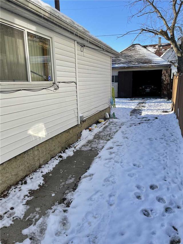 329 Parent Ave, House detached with 3 bedrooms, 2 bathrooms and 3 parking in Windsor ON | Image 13
