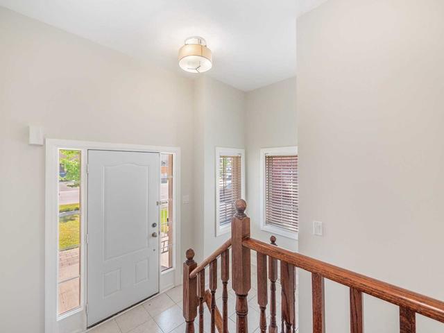 8 Versailles Cres, House detached with 2 bedrooms, 3 bathrooms and 4 parking in Barrie ON | Image 32