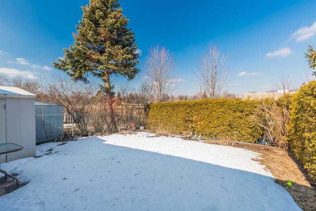 35 Heatherside Dr, House semidetached with 3 bedrooms, 2 bathrooms and 3 parking in Toronto ON | Image 24