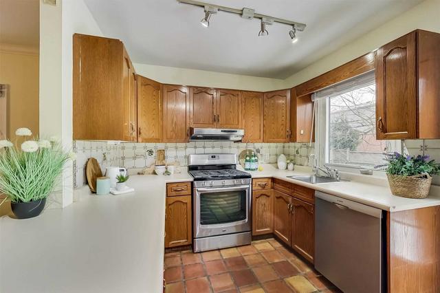 1046 Mt Pleasant Rd, House semidetached with 3 bedrooms, 2 bathrooms and 0 parking in Toronto ON | Image 36