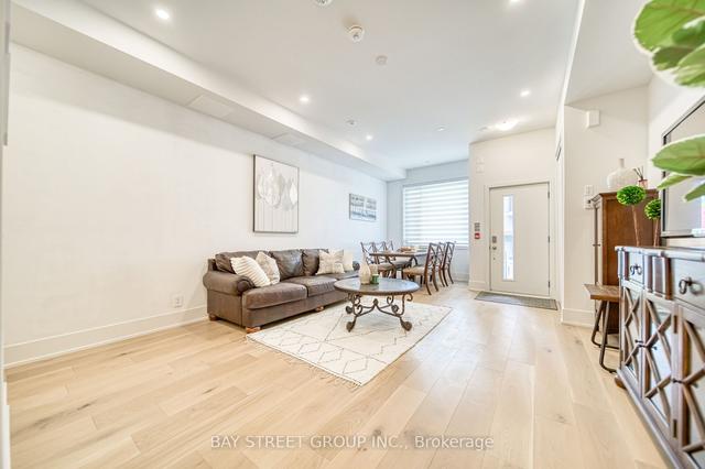 unit 5 - 270 Davenport Rd, Townhouse with 3 bedrooms, 3 bathrooms and 1 parking in Toronto ON | Image 12