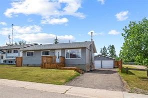 141 Beaumont Crescent, House detached with 5 bedrooms, 2 bathrooms and 5 parking in Wood Buffalo AB | Image 4
