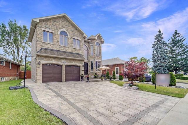 114 Budea Cres, House detached with 5 bedrooms, 5 bathrooms and 4 parking in Toronto ON | Image 2