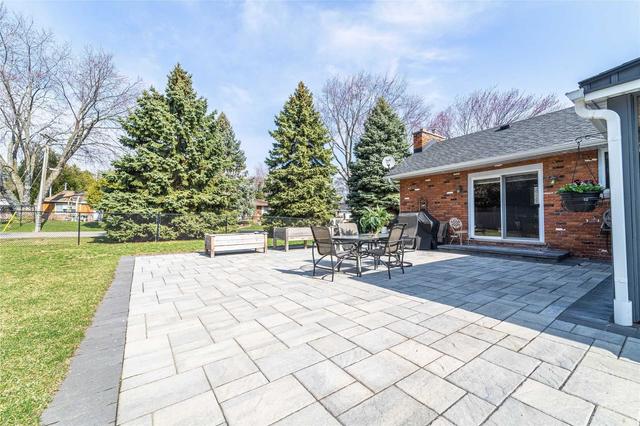 1100 Dovercourt Ave, House detached with 3 bedrooms, 3 bathrooms and 5 parking in Burlington ON | Image 9