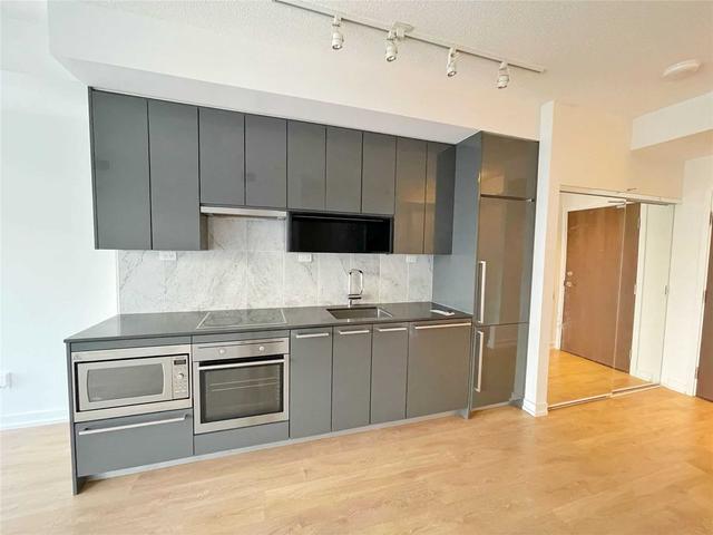 3909 - 115 Mcmahon Dr, Condo with 1 bedrooms, 1 bathrooms and 1 parking in Toronto ON | Image 8