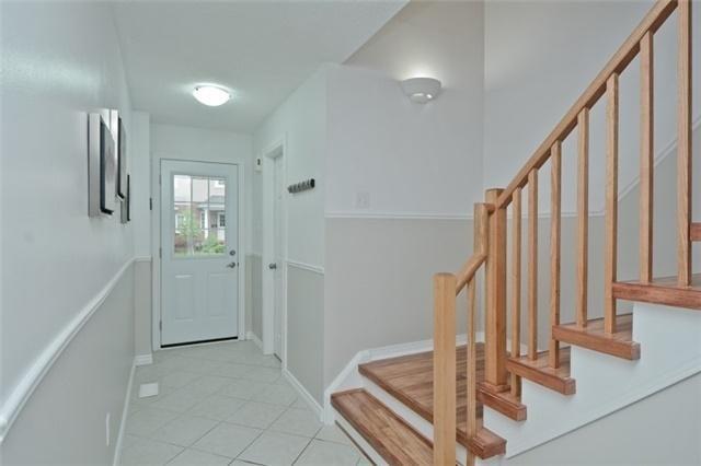 118 - 10 Bassett Blvd, Townhouse with 3 bedrooms, 2 bathrooms and 1 parking in Whitby ON | Image 3