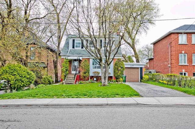20 Clearview Hts, House detached with 3 bedrooms, 2 bathrooms and 2 parking in Toronto ON | Image 1