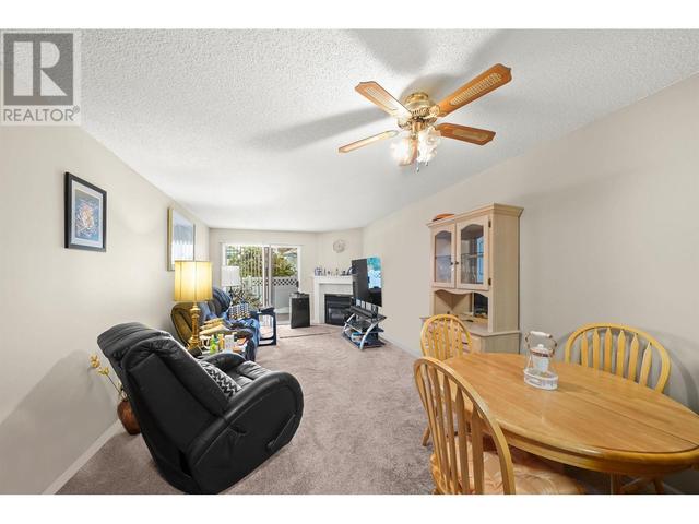 122 - 22514 116 Avenue, Condo with 2 bedrooms, 2 bathrooms and 1 parking in Maple Ridge BC | Image 4