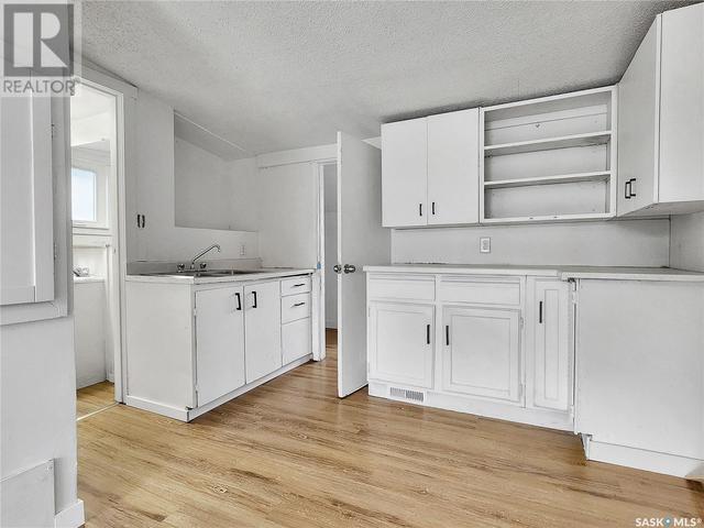 131 M Avenue S, House detached with 3 bedrooms, 2 bathrooms and null parking in Saskatoon SK | Image 5