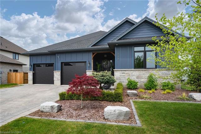 728 Regent Street, House detached with 4 bedrooms, 3 bathrooms and null parking in Strathroy Caradoc ON | Image 1