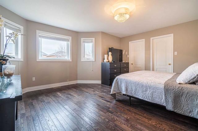 80 Chester Cres, House detached with 4 bedrooms, 4 bathrooms and 4 parking in Halton Hills ON | Image 14