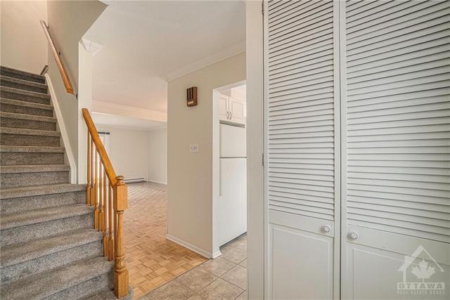 8 - 740 Morin Street, Townhouse with 3 bedrooms, 2 bathrooms and 1 parking in Ottawa ON | Image 2