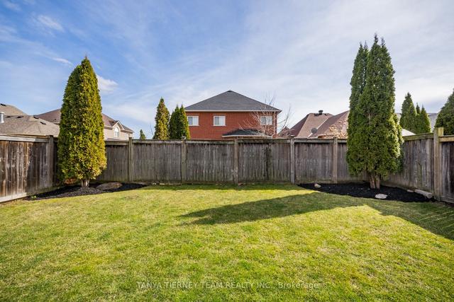 62 Helston Cres, House detached with 3 bedrooms, 3 bathrooms and 6 parking in Whitby ON | Image 35