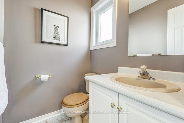 41 Strathroy Cres, House detached with 3 bedrooms, 4 bathrooms and 6 parking in Hamilton ON | Image 5