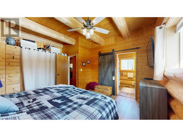 7836 Bell Road, House detached with 3 bedrooms, 2 bathrooms and null parking in Cariboo L BC | Image 27
