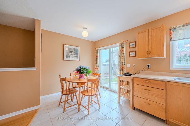 19 Quinlan Rd, House detached with 2 bedrooms, 2 bathrooms and 5 parking in Barrie ON | Image 11