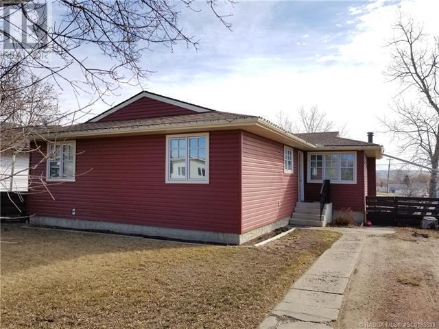 304 16 Street Nw, House detached with 4 bedrooms, 2 bathrooms and 2 parking in Drumheller AB | Card Image