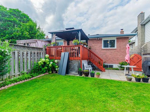 1908 Rosefield Rd, House semidetached with 3 bedrooms, 2 bathrooms and 3 parking in Pickering ON | Image 15
