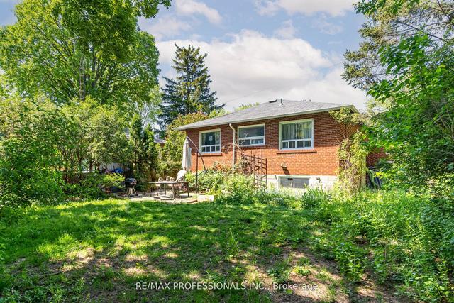 23 Appledale Rd, House detached with 3 bedrooms, 1 bathrooms and 4 parking in Toronto ON | Image 16