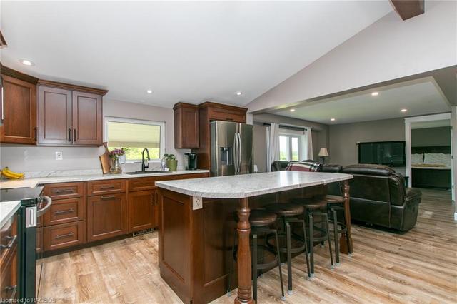 143106 Superior Street, House detached with 5 bedrooms, 3 bathrooms and 5 parking in Meaford ON | Image 3