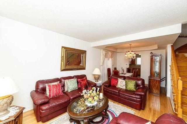 21 Whitwell Dr, House detached with 4 bedrooms, 3 bathrooms and 4 parking in Brampton ON | Image 5