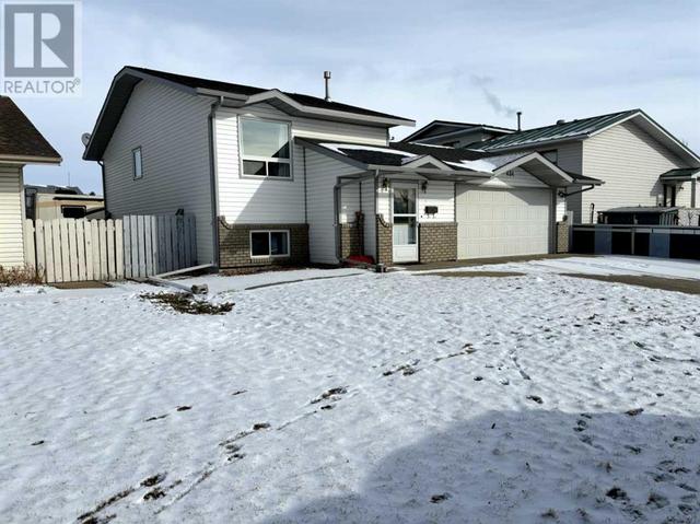 424 20 Street Ne, House detached with 3 bedrooms, 1 bathrooms and 4 parking in Medicine Hat AB | Image 2