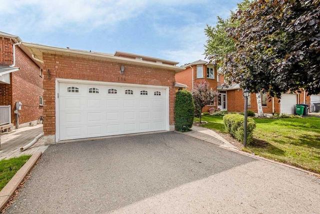 114 Candy Cres, House detached with 4 bedrooms, 3 bathrooms and 6 parking in Brampton ON | Image 12