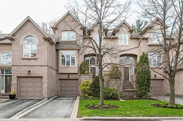 5 - 2303 Hill Ridge Crt, Townhouse with 3 bedrooms, 3 bathrooms and 2 parking in Oakville ON | Image 1