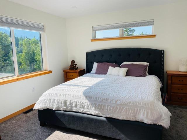 205 Joliffe Way, House detached with 5 bedrooms, 3 bathrooms and 4 parking in Rossland BC | Image 38