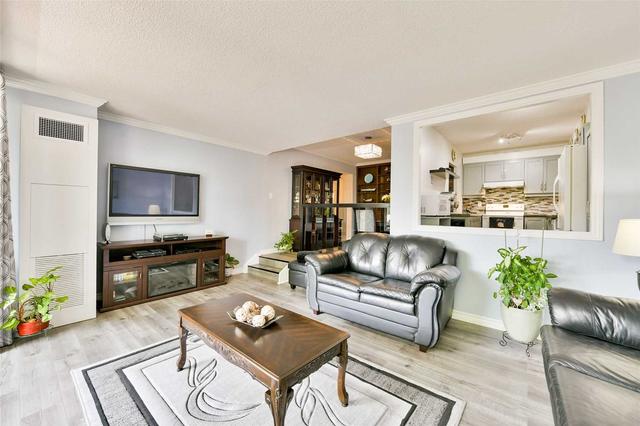 212 - 250 Scarlett Rd, Condo with 2 bedrooms, 2 bathrooms and 1 parking in Toronto ON | Image 28