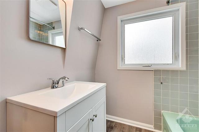 737 Springland Drive, Townhouse with 3 bedrooms, 2 bathrooms and 1 parking in Ottawa ON | Image 23