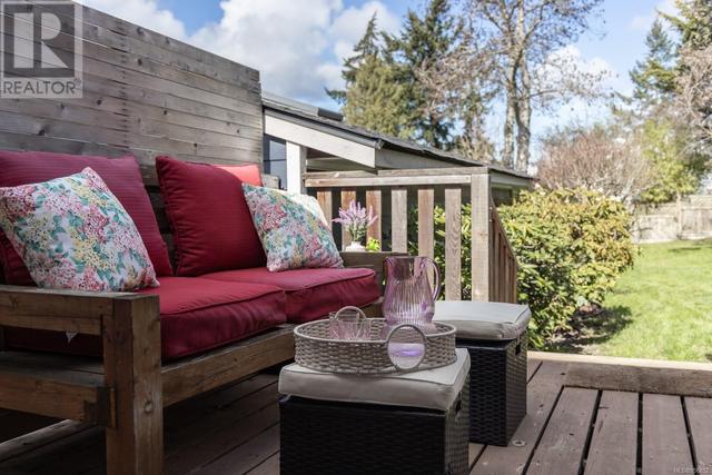 36 Hampton Rd, House detached with 4 bedrooms, 4 bathrooms and 3 parking in Saanich BC | Image 16