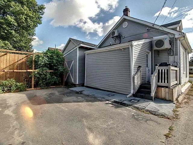 310 Rawdon St, House detached with 2 bedrooms, 1 bathrooms and 2 parking in Brantford ON | Image 11