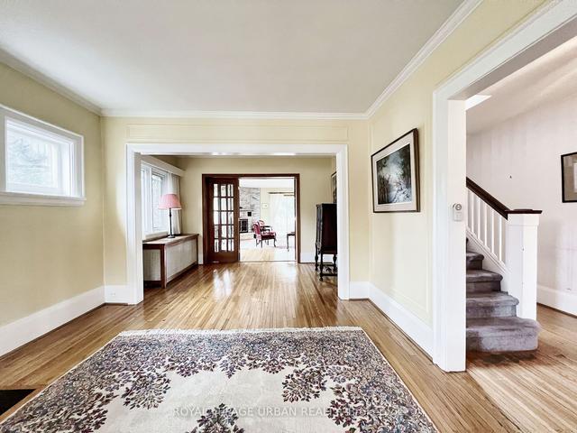 131 Glencairn Ave, House detached with 4 bedrooms, 2 bathrooms and 5 parking in Toronto ON | Image 4