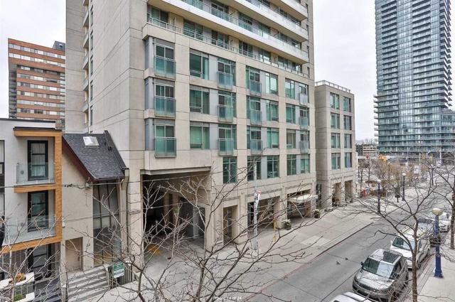 214 - 21 Scollard St, Condo with 1 bedrooms, 1 bathrooms and 1 parking in Toronto ON | Image 4