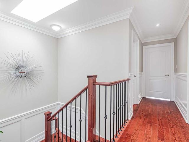 158 b Leyton Ave, House detached with 4 bedrooms, 5 bathrooms and 3 parking in Toronto ON | Image 6
