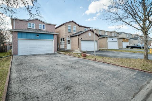 36 Hainsworth Crt, House attached with 3 bedrooms, 4 bathrooms and 6 parking in Markham ON | Image 35