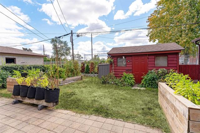131 Langden Ave, House semidetached with 3 bedrooms, 2 bathrooms and 6 parking in Toronto ON | Image 28