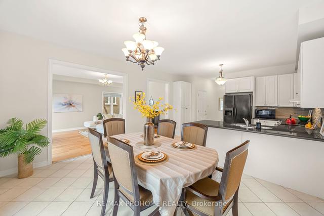 18 Wellspring Ave, House detached with 3 bedrooms, 4 bathrooms and 6 parking in Richmond Hill ON | Image 3